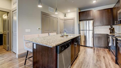 Landing - Modern Apartment with Amazing Amenities (ID9160X14) Apartment in Denton
