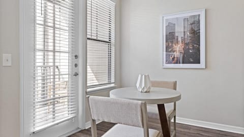 Landing - Modern Apartment with Amazing Amenities (ID8735X13) Apartment in Town N Country