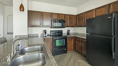 Landing - Modern Apartment with Amazing Amenities (ID9524X15) Apartment in Pearland