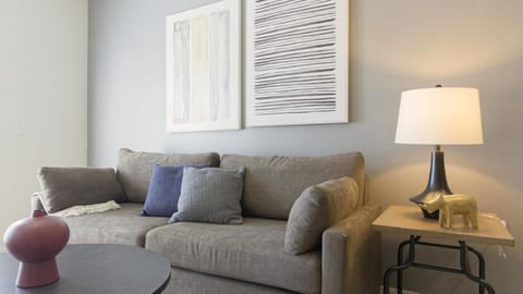 Landing - Modern Apartment with Amazing Amenities (ID8039X71) Apartment in Largo