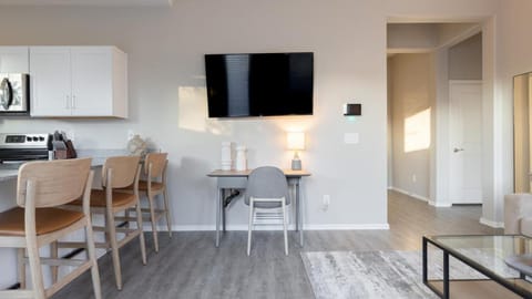 Landing - Modern Apartment with Amazing Amenities (ID8264X85) Apartment in Estrella Village