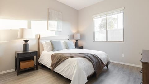 Landing - Modern Apartment with Amazing Amenities (ID8264X85) Apartment in Estrella Village