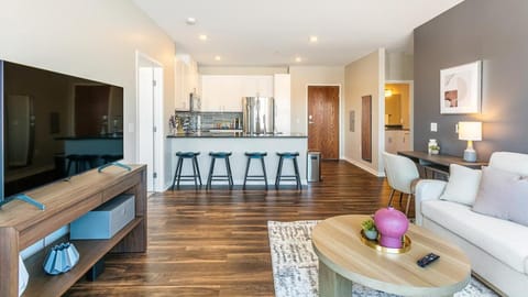 Landing - Modern Apartment with Amazing Amenities (ID7378X68) Apartment in Woodbury