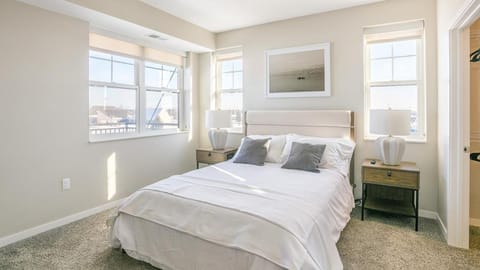 Landing - Modern Apartment with Amazing Amenities (ID7378X68) Apartment in Woodbury