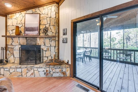 Smoky Mountain Cabin with Fire Pit and Stunning Views! Cabin in Tennessee