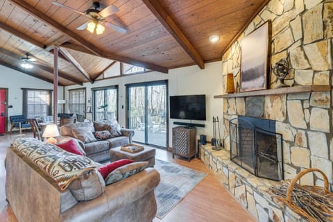 Smoky Mountain Cabin with Fire Pit and Stunning Views! Cabin in Tennessee