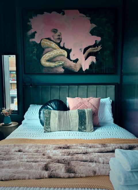 Bed, Decorative detail, Bedroom