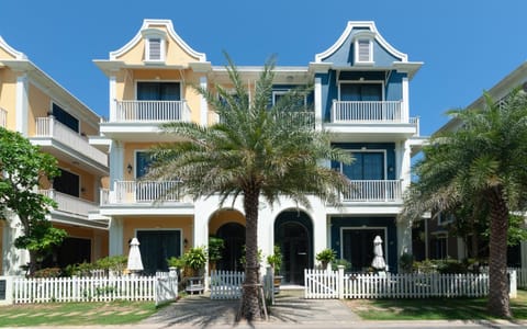Property building, Day