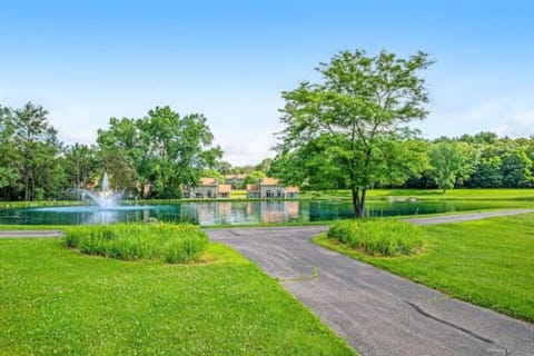 Dells Retreat At Tamarack & Mirror Lake Resort Apartment in Lake Delton