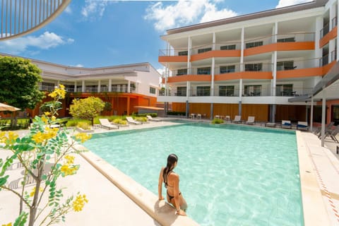 Day, Pool view, Swimming pool, sunbed