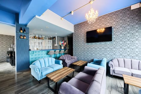 Communal lounge/ TV room, Lounge or bar