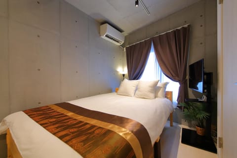 Bed, Photo of the whole room, air conditioner
