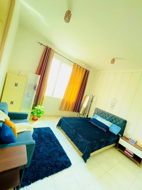 Photo of the whole room, Seating area, Bedroom