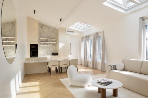 Kitchen or kitchenette, Living room, Dining area