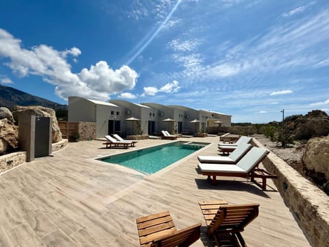 Balcony/Terrace, Swimming pool