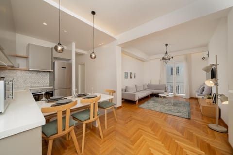 Kitchen or kitchenette, Living room, Dining area, internet, air conditioner