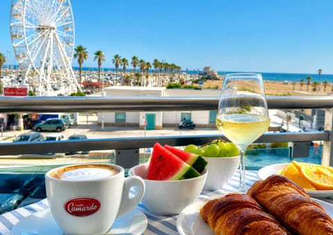 Property building, Balcony/Terrace, Breakfast