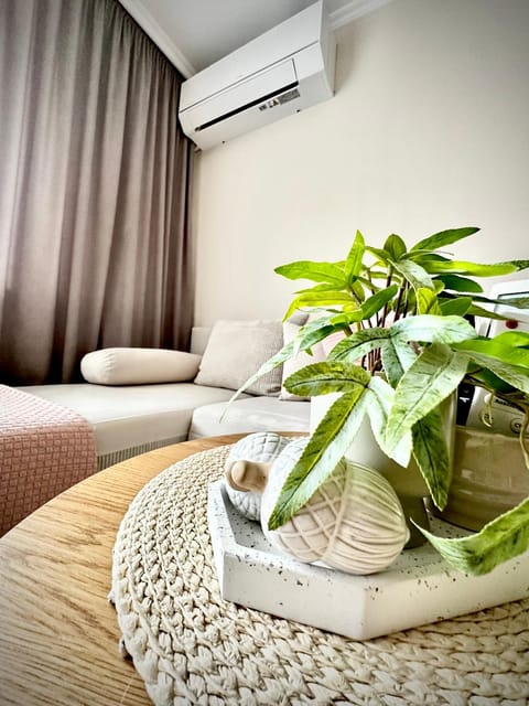 Seating area, air conditioner