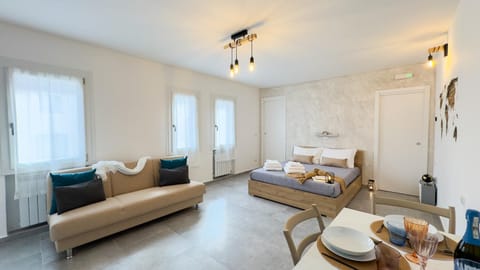 Bed, Living room, Photo of the whole room, Seating area, Bedroom
