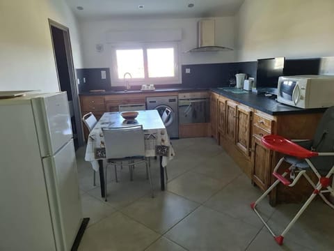 Appartement de détente et vue sur montagnes Apartment in Ghisonaccia