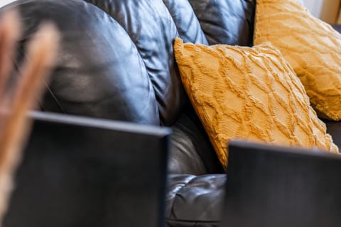 Open Mind Property - Luxury Apartment Near Hospital & Underground Free Parking for 2 Vehicles Apartment in Southampton