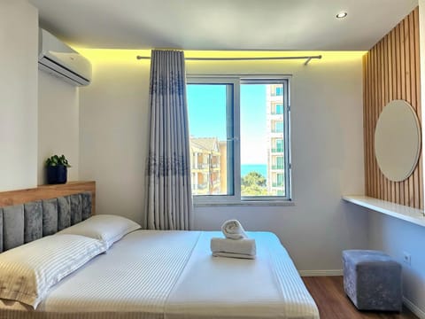 Bed, Bedroom, towels, air conditioner