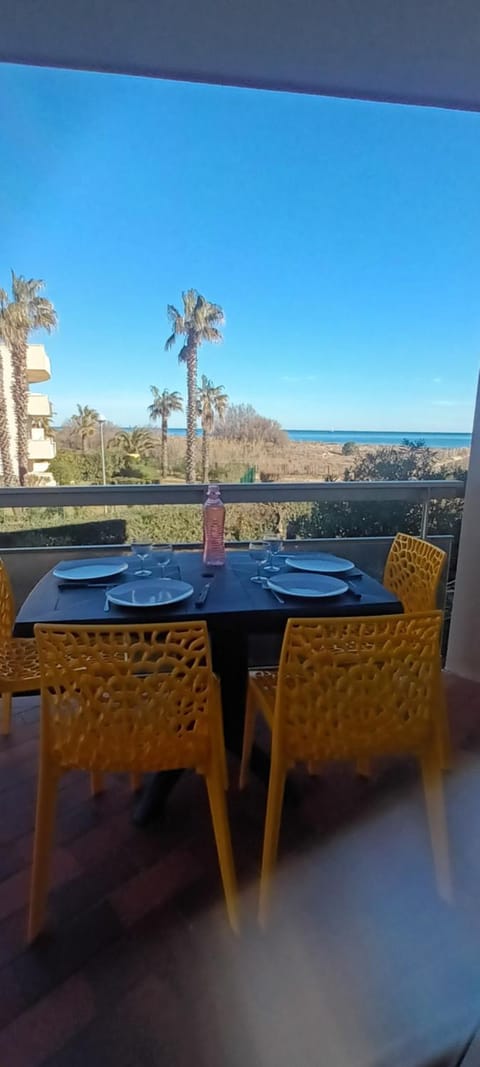 Day, Natural landscape, View (from property/room), Balcony/Terrace, Dining area