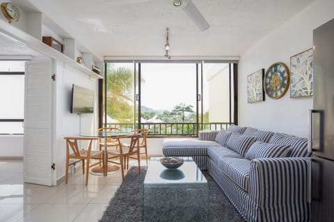 TV and multimedia, Living room, Dining area