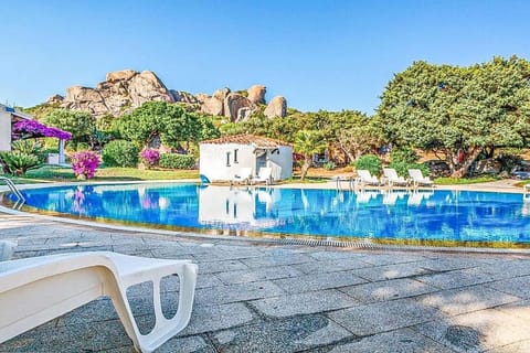 Garden, Pool view, Swimming pool, sunbed