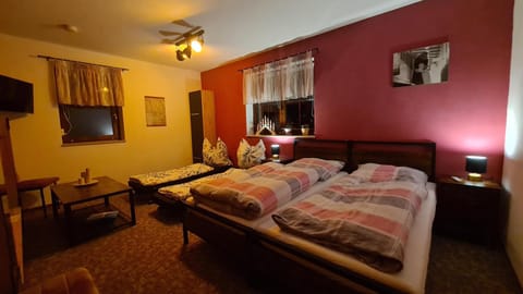 Bed, TV and multimedia, Photo of the whole room
