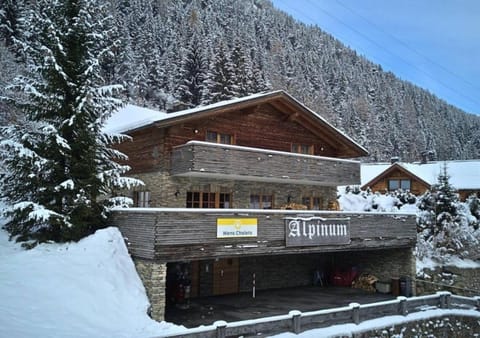 Property building, Natural landscape, Winter, Parking