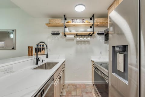 Kitchen or kitchenette, dishwasher, minibar, pet friendly, stove