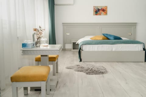 Bed, Coffee/tea facilities, Photo of the whole room, Business facilities, Bedroom, Area and facilities, Family, air conditioner