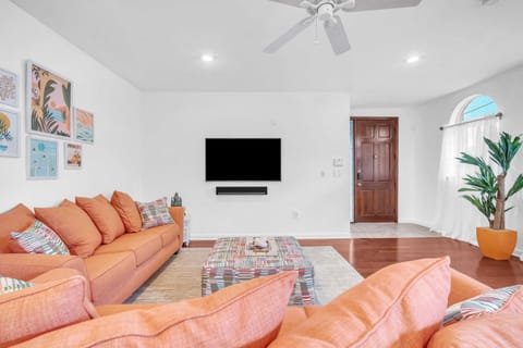 Center Grove - Lush & Spacious & New - 3 Bedrooms House in Coconut Grove