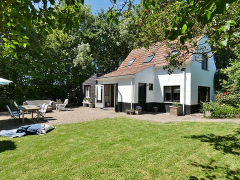 Charmant vakantiehuis op unieke locatie House in Zeeland, Netherlands