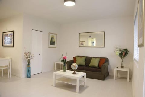 Apt 2 Miami Designer Apartment in the Upper East-Side Apartment in Miami Shores