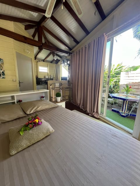 View (from property/room), Balcony/Terrace, Living room, Seating area, Dining area, Bedroom