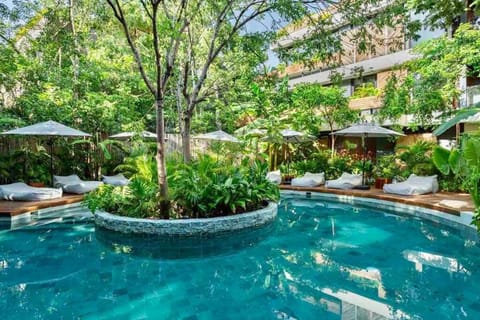 Swimming pool