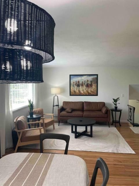 2023 Remodeled 4bed/2bath Home! House in Saratoga