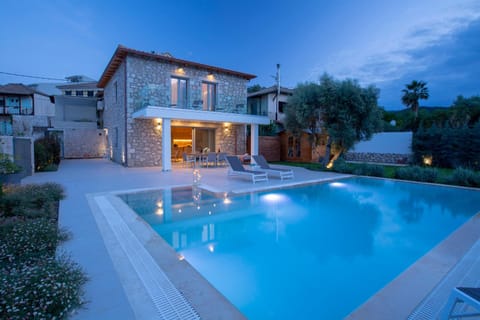 Property building, Pool view