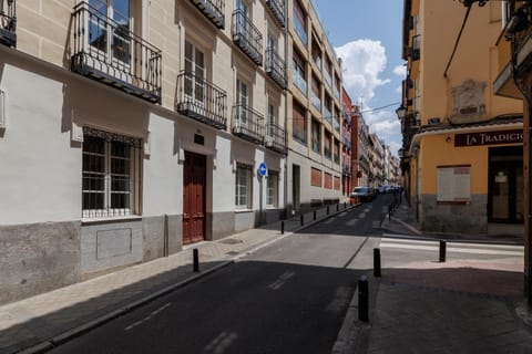 Property building, Day