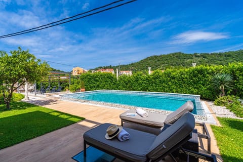 Swimming pool, sunbed