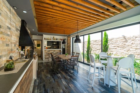 BBQ facilities, Communal kitchen