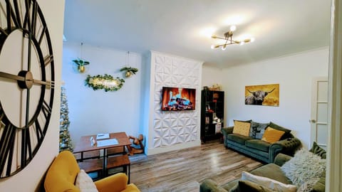 TV and multimedia, Living room, Dining area