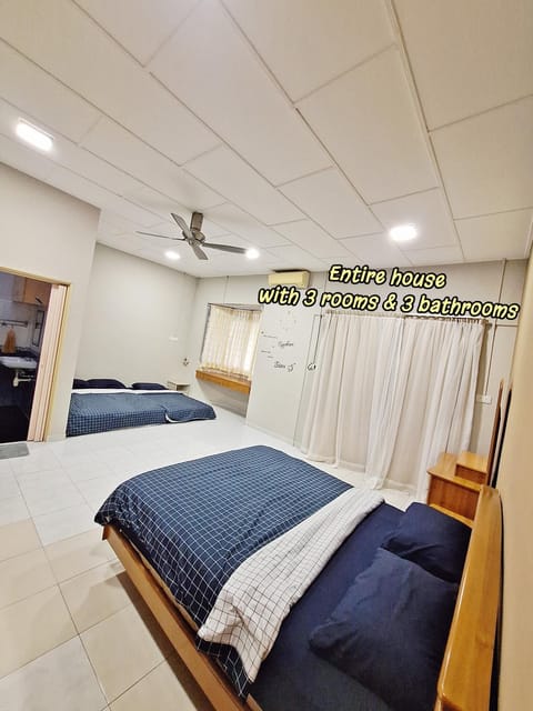 Bedroom, fireplace, air conditioner