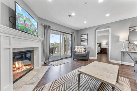 TV and multimedia, Living room, Seating area, flat iron