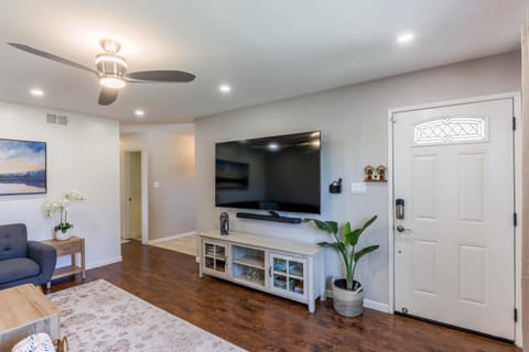 Central Fremont Home near Shops, Parks and Bay Area House in Fremont