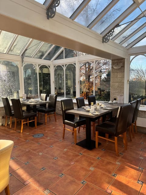 Restaurant/places to eat, Dining area