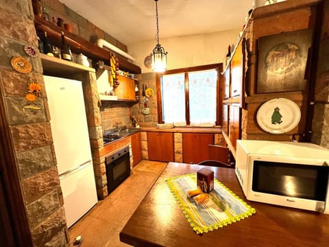 Food close-up, minibar, pet friendly, kitchen