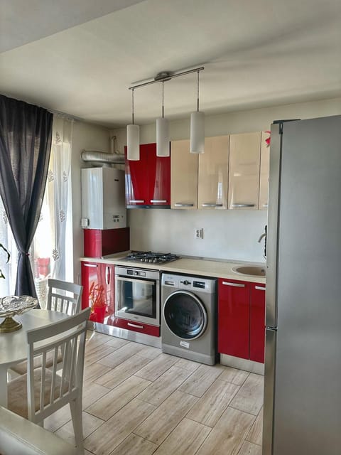 Kitchen or kitchenette, Dining area, oven, pet friendly, washing machine